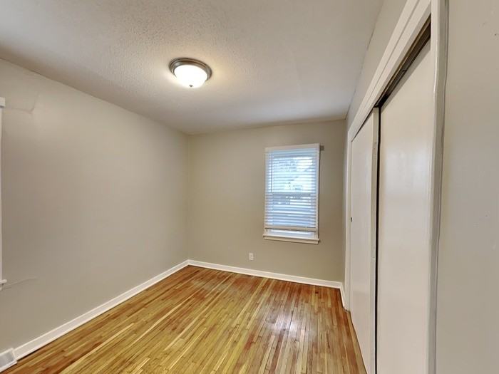 2090 Hillview Rd - Photo 7 of 19