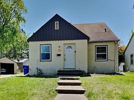 featured image of 1946 Cottage Ave E