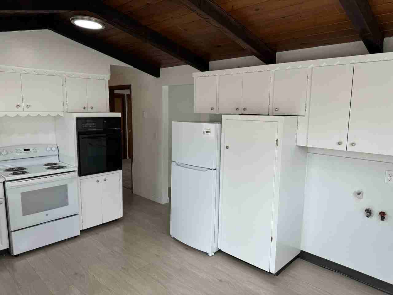 Hawthorne Duplexes - Photo 6 of 27