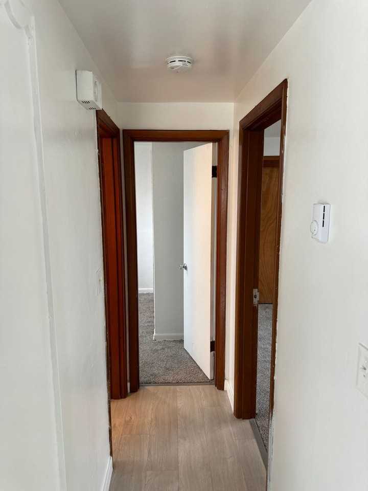 Hawthorne Duplexes - Photo 7 of 27