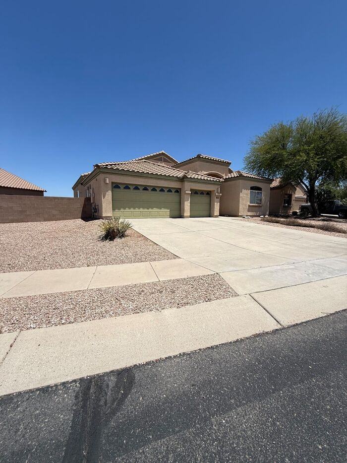 13731 E Kirkwood Pl - Photo 2 of 33