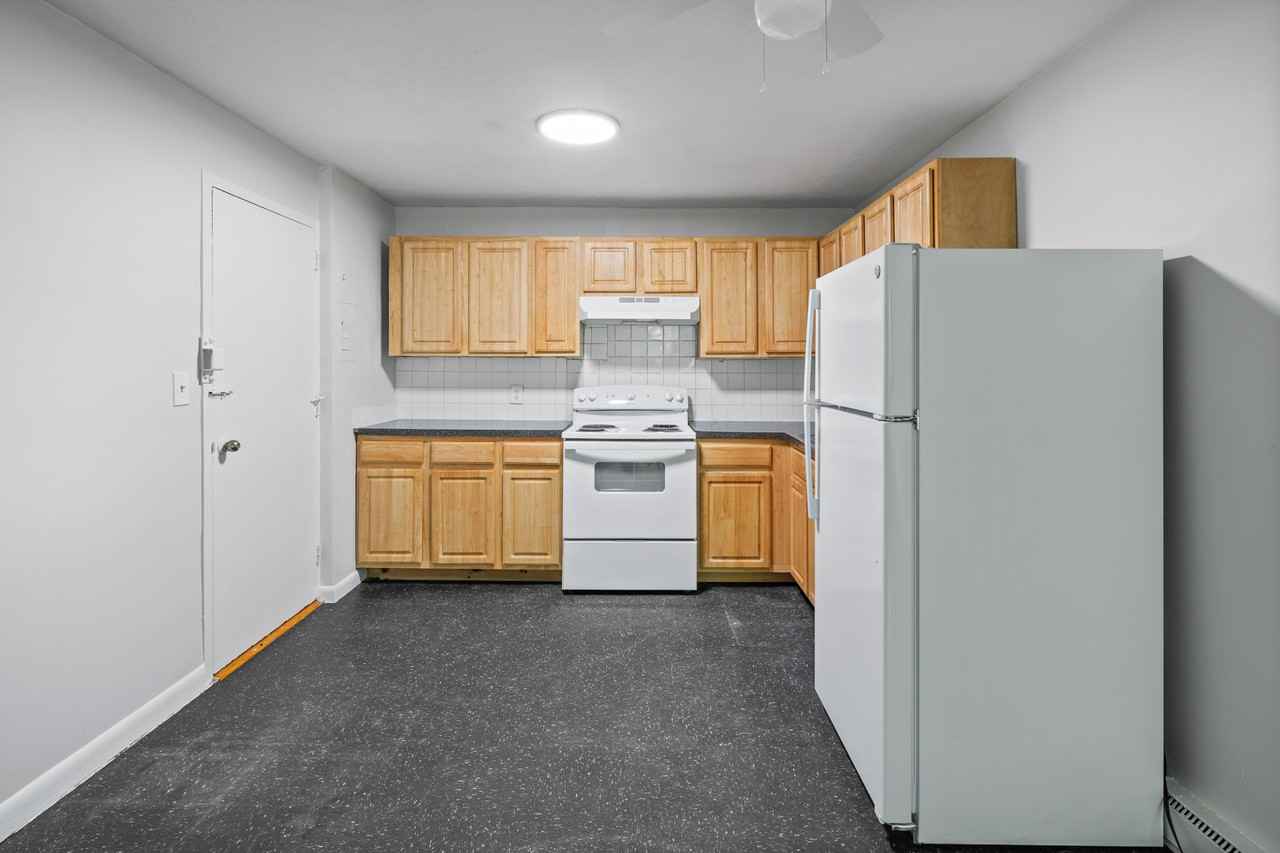 572 Cummins Hwy #16 - Photo 2 of 9