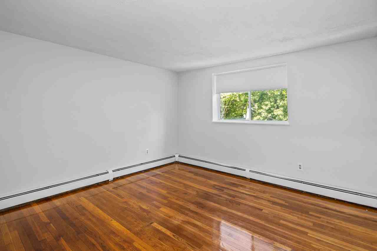 572 Cummins Hwy #16 - Photo 6 of 9