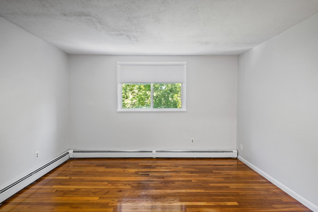 572 Cummins Hwy #16 - Photo 7 of 9