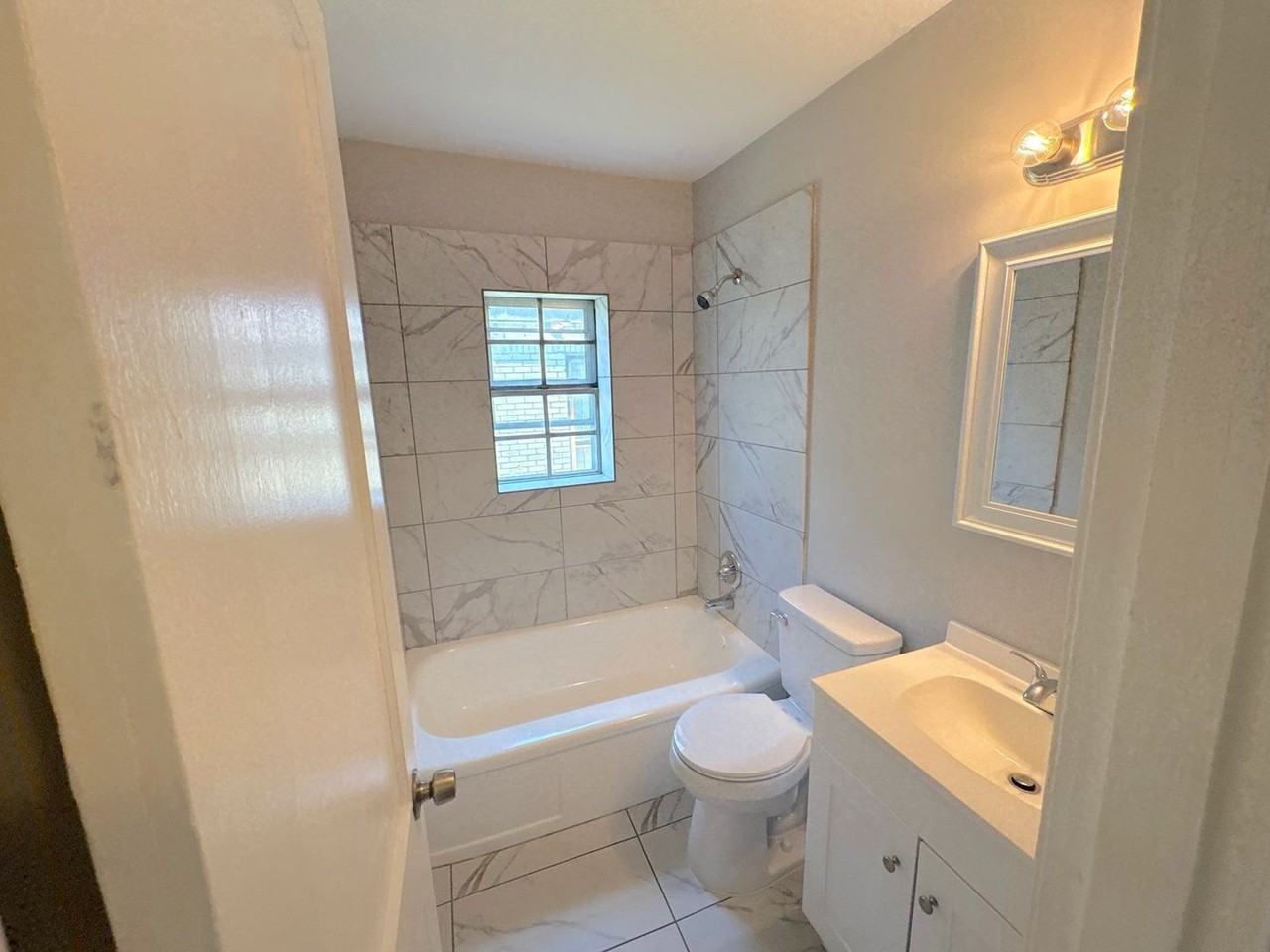 310 Jones St - Photo 6 of 10