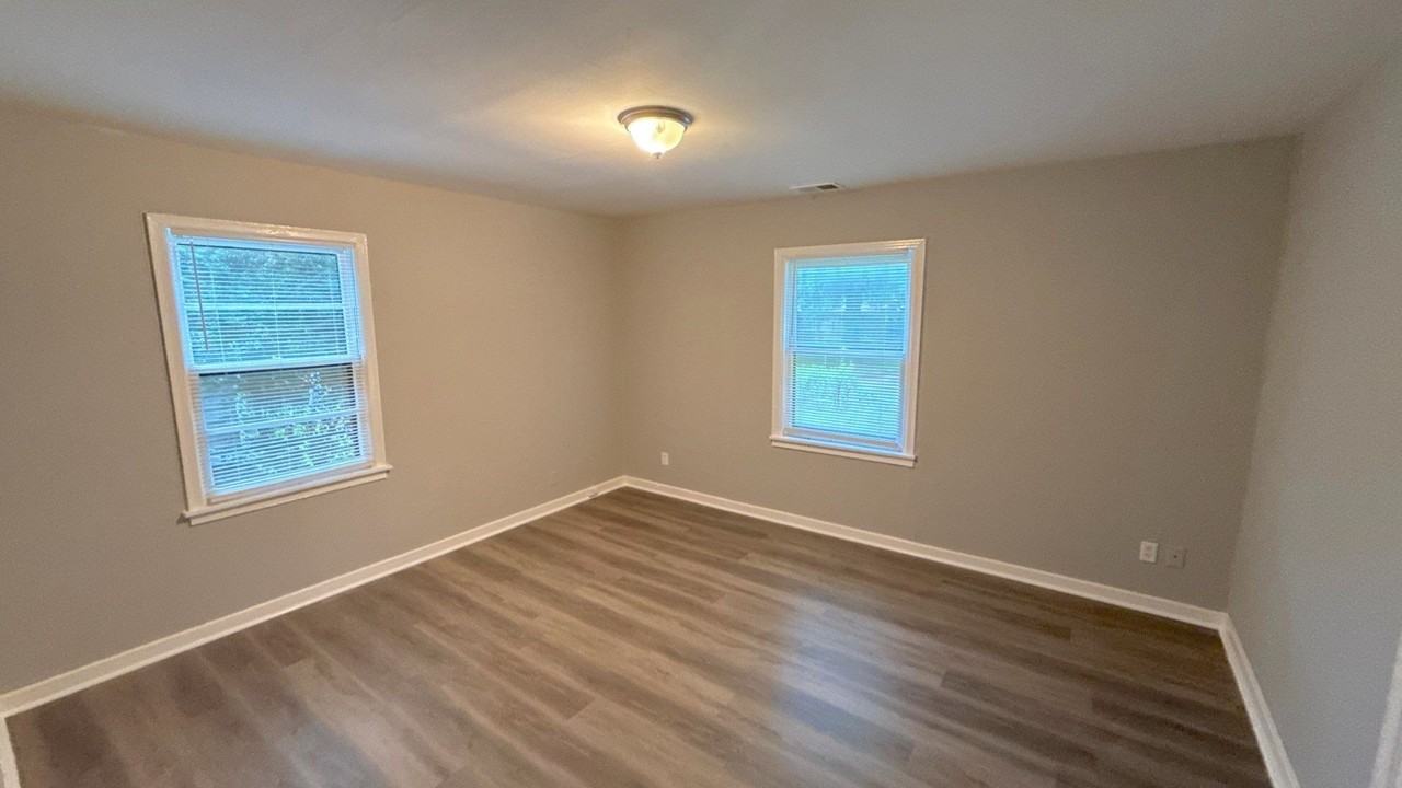 720 Frayser Dr - Photo 3 of 10