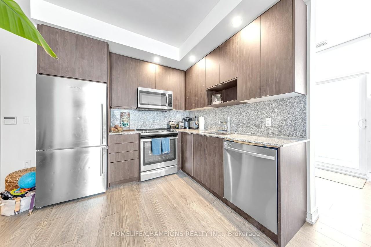 225 Village Green Square #PH08 - Photo 5 of 19