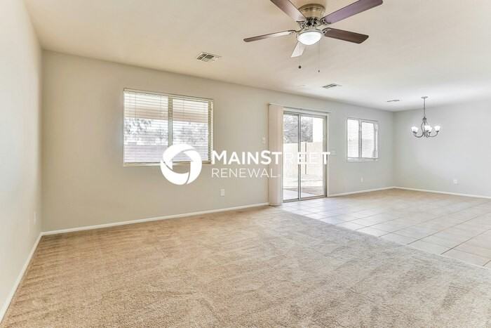 41805 W Sunland Dr - Photo 2 of 15