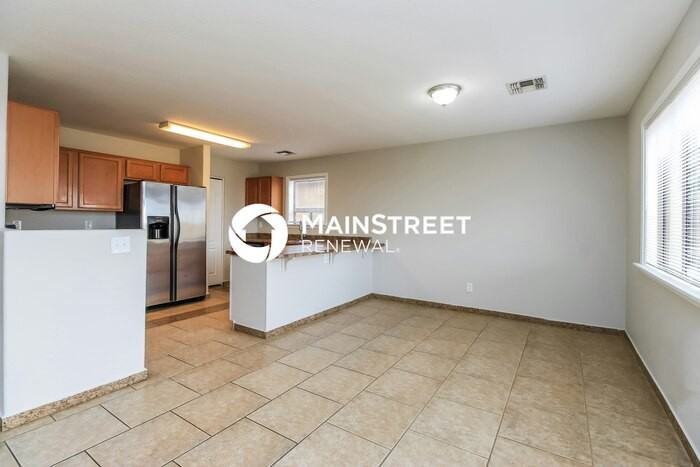 42478 W Hillman Dr - Photo 4 of 16