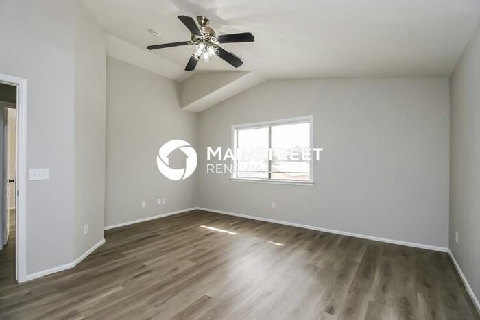 42478 W Hillman Dr - Photo 6 of 16