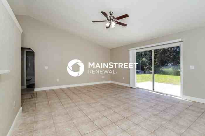 2478 Pine Chase Cir - Photo 3 of 16