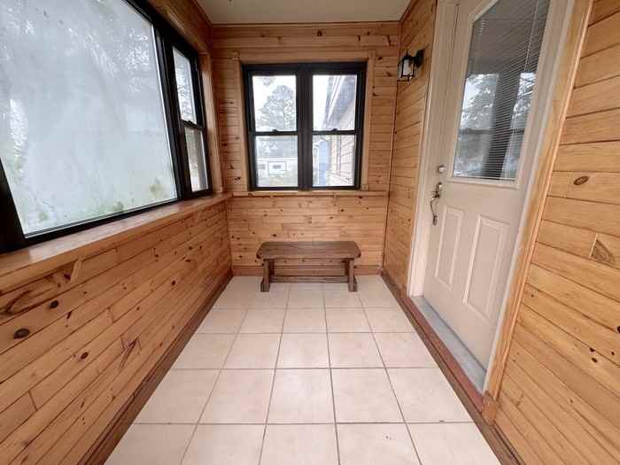 5007 Hazelwood Rd - Photo 3 of 40