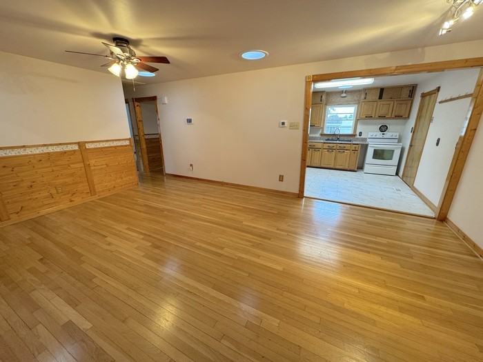 5007 Hazelwood Rd - Photo 5 of 40