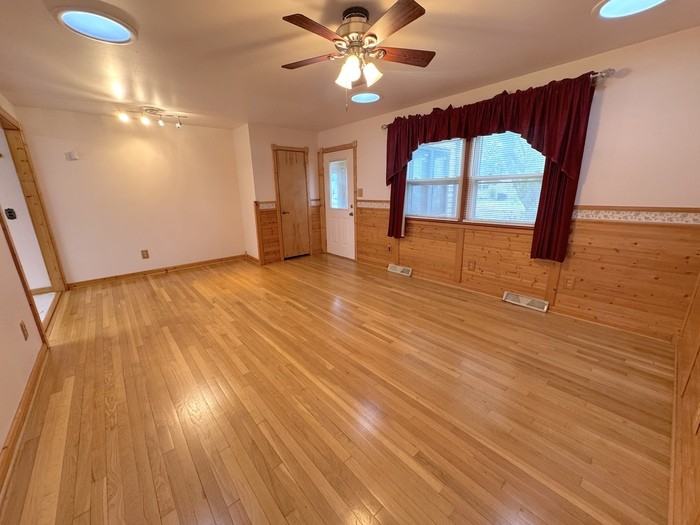 5007 Hazelwood Rd - Photo 7 of 40