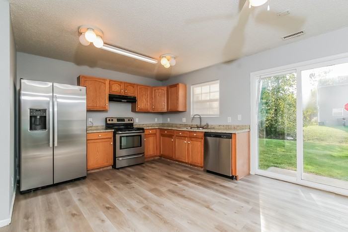 1710 Elijah Blue Dr - Photo 6 of 12