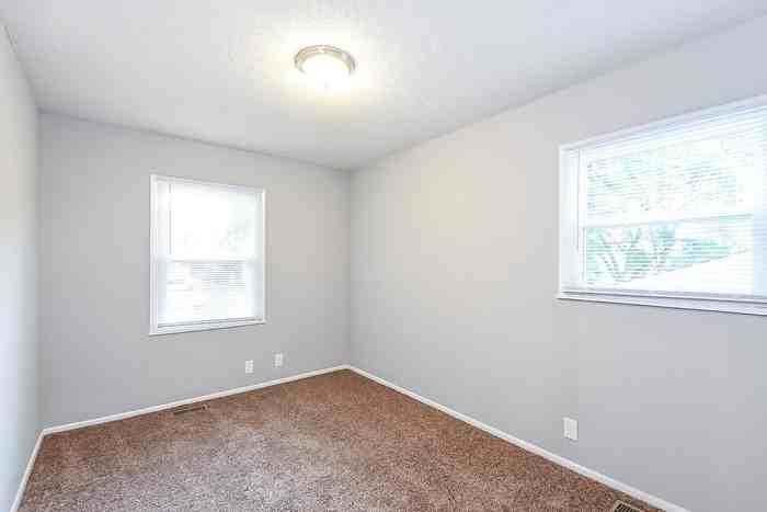 907 N Choctaw Ave - Photo 5 of 8