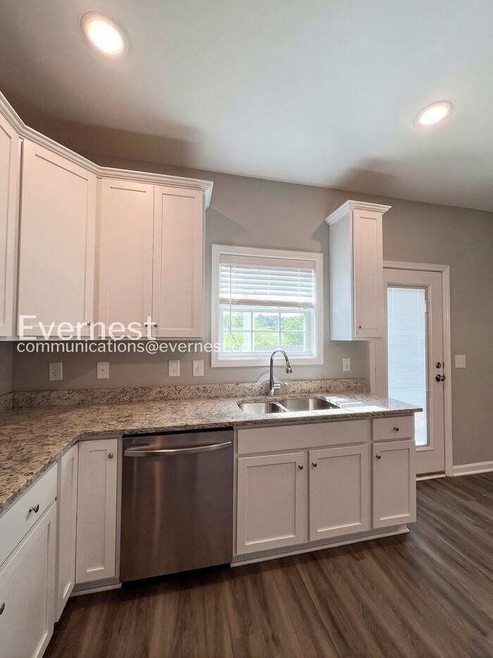 1105 Prospect Ct - Photo 5 of 34