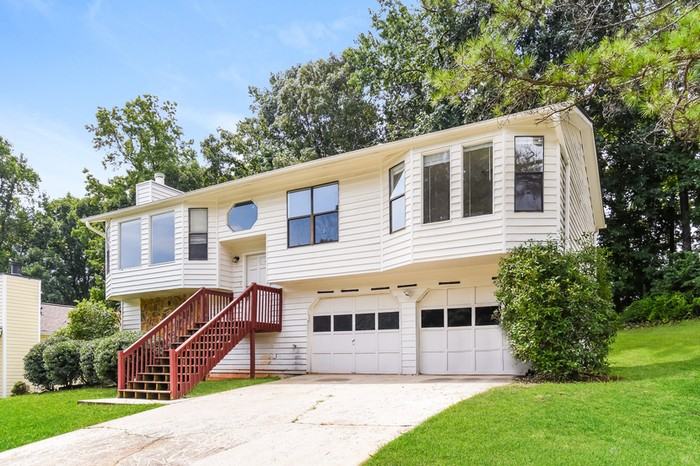 5975 Wellborn Trl - Photo 2 of 19