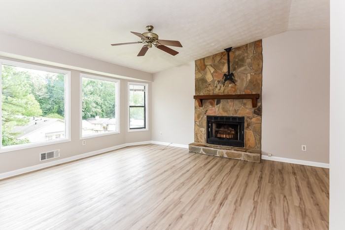 5975 Wellborn Trl - Photo 4 of 19