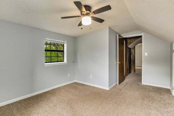 1025 Sable Dr #A - Photo 3 of 32