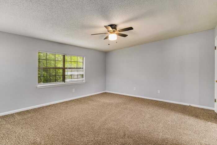 1025 Sable Dr #A - Photo 6 of 32
