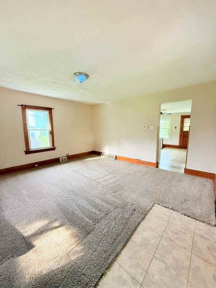 300 Barckhoff St - Photo 2 of 12