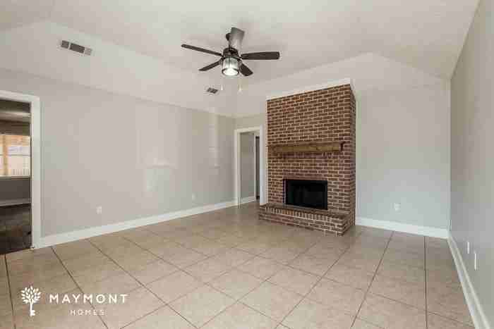 1020 College South Cv - Photo 3 of 11