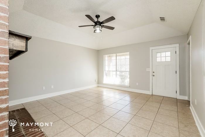 1020 College South Cv - Photo 4 of 11