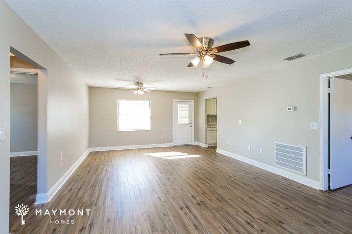 2302 Maple Hill Dr - Photo 3 of 12