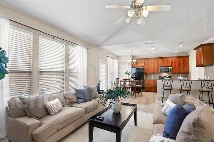 3612 Vienna St - Photo 2 of 45