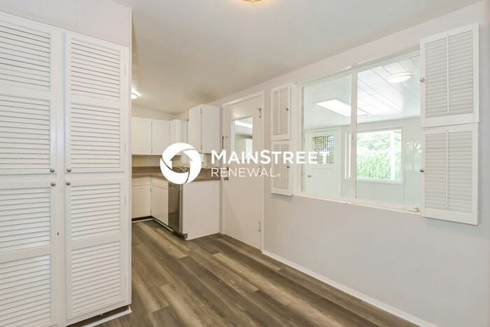 1641 S Cloverland Ave - Photo 4 of 16