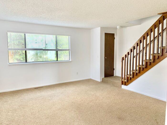 1543 Kennedy Ave - Photo 2 of 13