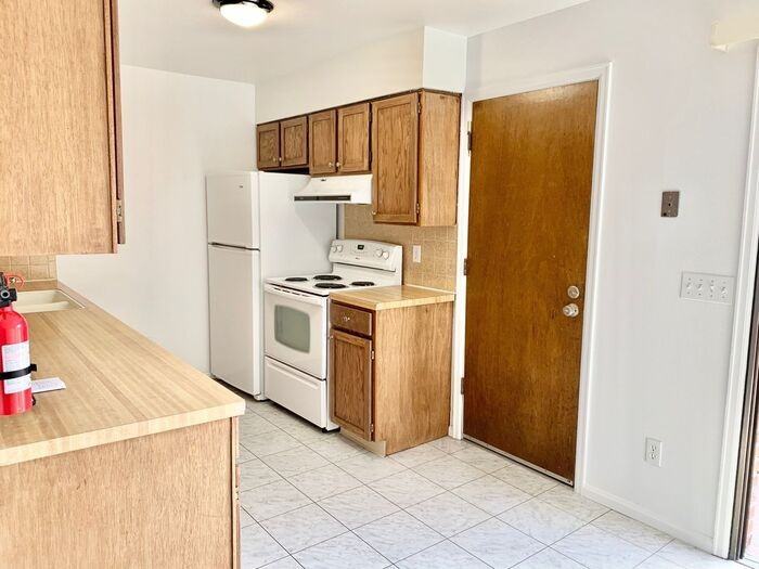 1543 Kennedy Ave - Photo 5 of 13