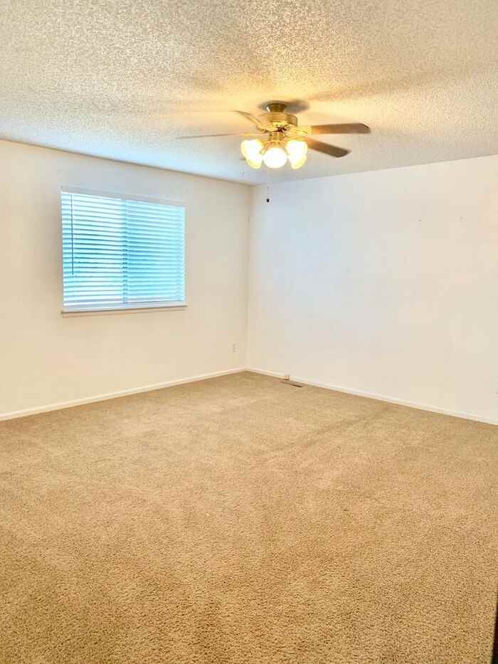 1543 Kennedy Ave - Photo 7 of 13