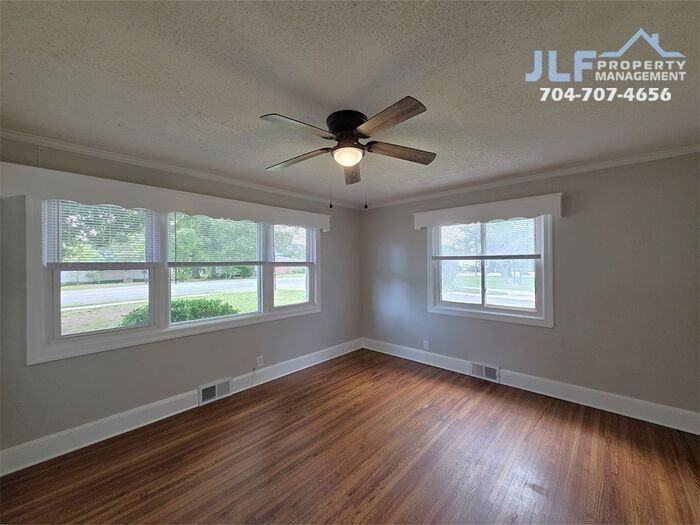 1310 Oakwood Ave - Photo 2 of 17