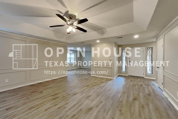 4819 Gaylewood Ct - Photo 4 of 20