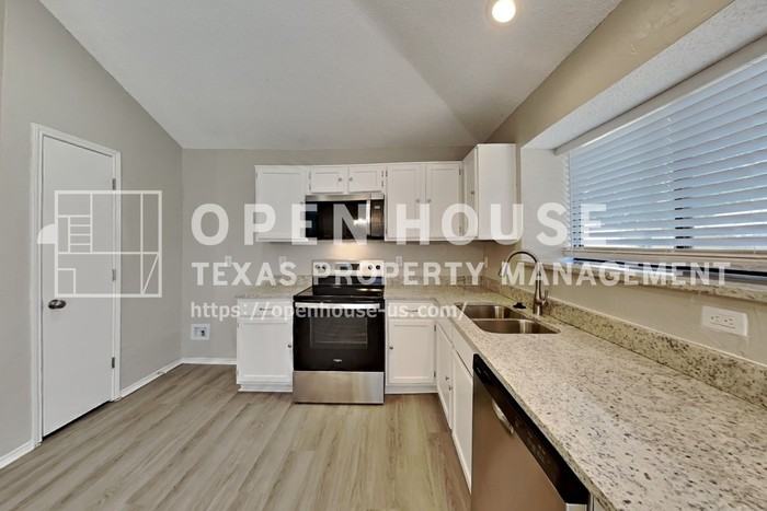 216 Caprock Dr - Photo 6 of 20