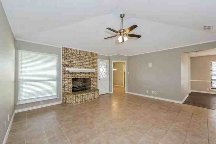 106 Pueblo Dr - Photo 4 of 20