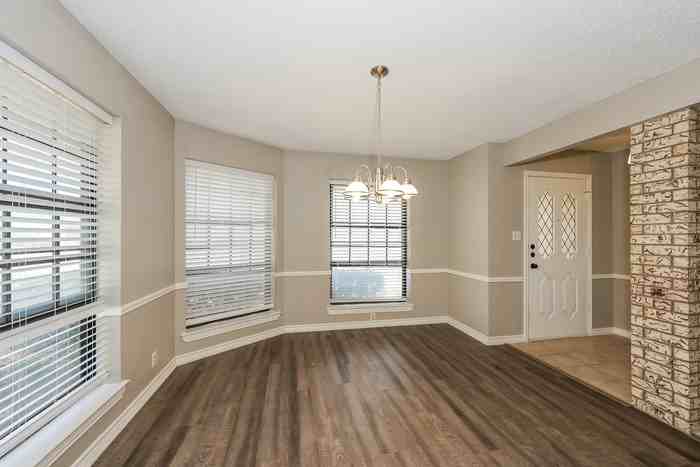 106 Pueblo Dr - Photo 7 of 20