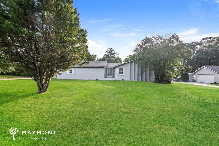 2989 Willowstone Dr - Photo 4 of 15