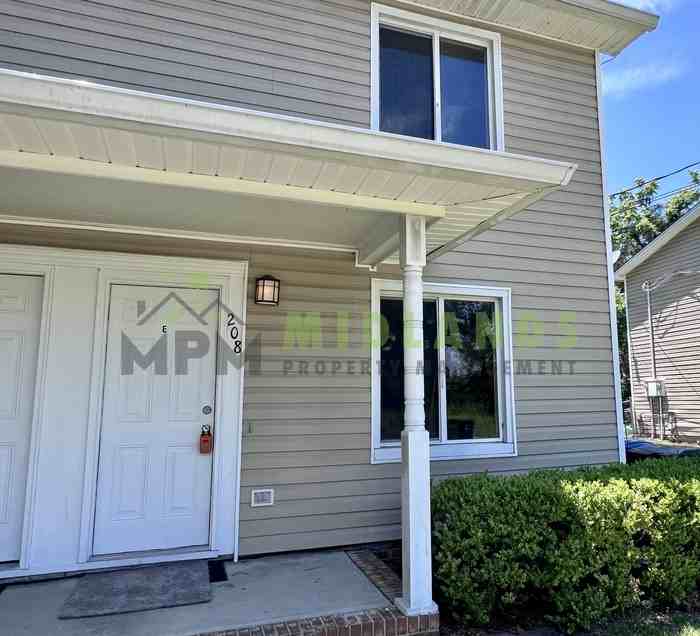 208 S Cromwell St #E - Photo 2 of 35