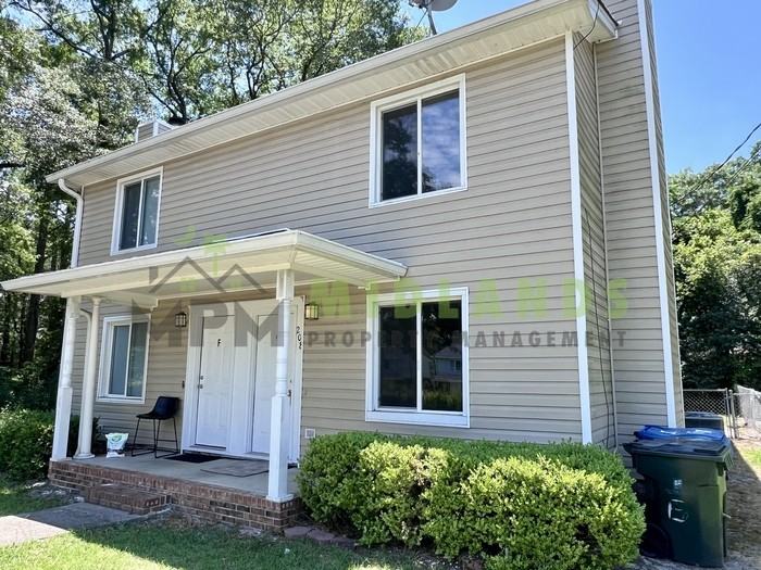 208 S Cromwell St #E - Photo 4 of 35