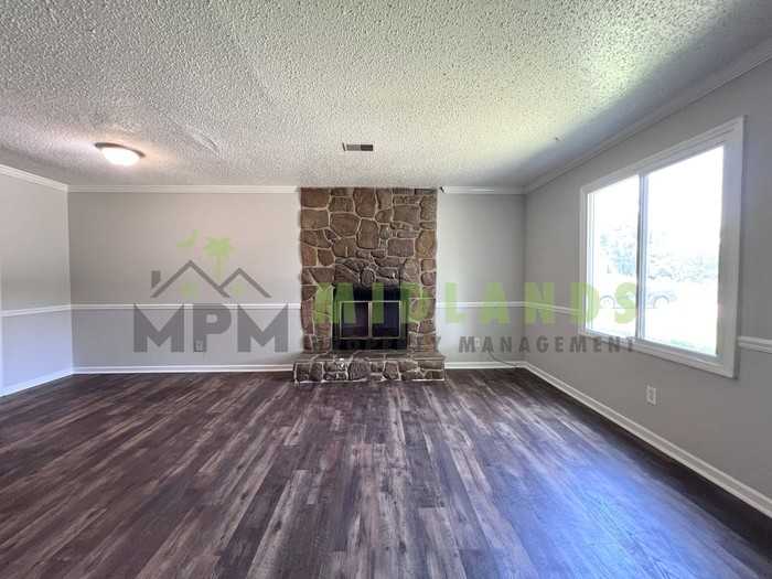 208 S Cromwell St #E - Photo 7 of 35