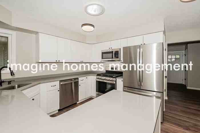 929 Oriole Dr - Photo 6 of 15
