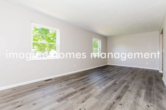 973 W Kemper Rd - Photo 5 of 18
