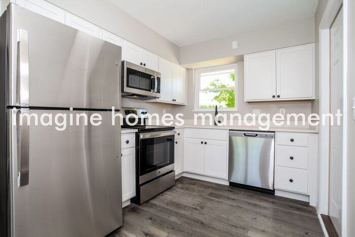 973 W Kemper Rd - Photo 7 of 18