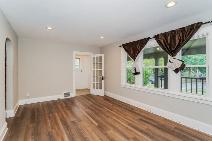 3412 Kildare Rd - Photo 3 of 15
