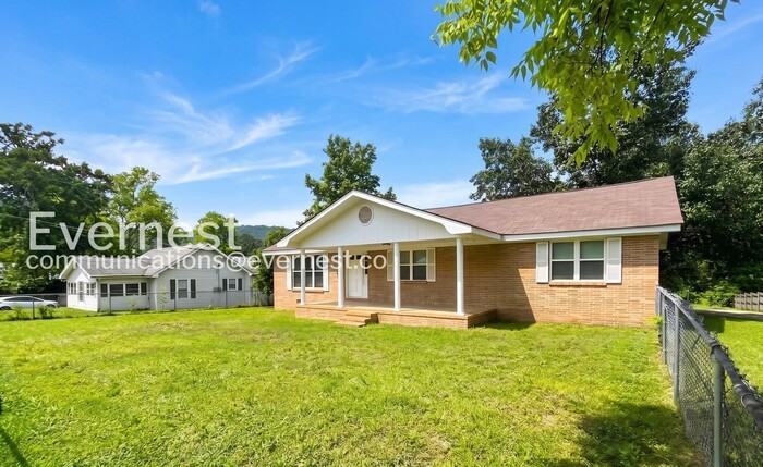 3217 Plaza Cir - Photo 2 of 27