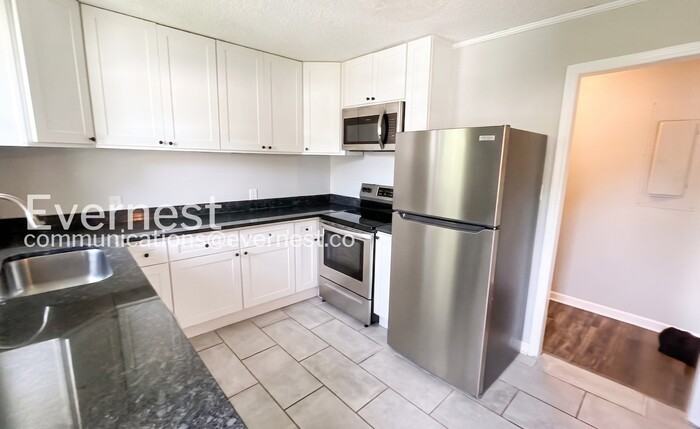 3217 Plaza Cir - Photo 3 of 27