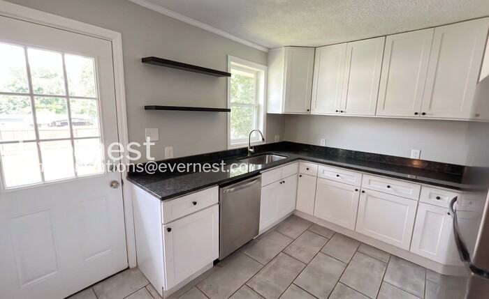 3217 Plaza Cir - Photo 4 of 27